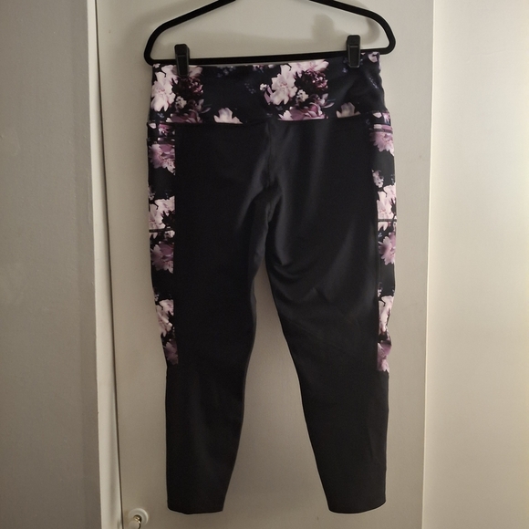 Skechers Los Angeles Women's Black and Purple Floral Leggings - Picture 2 of 7